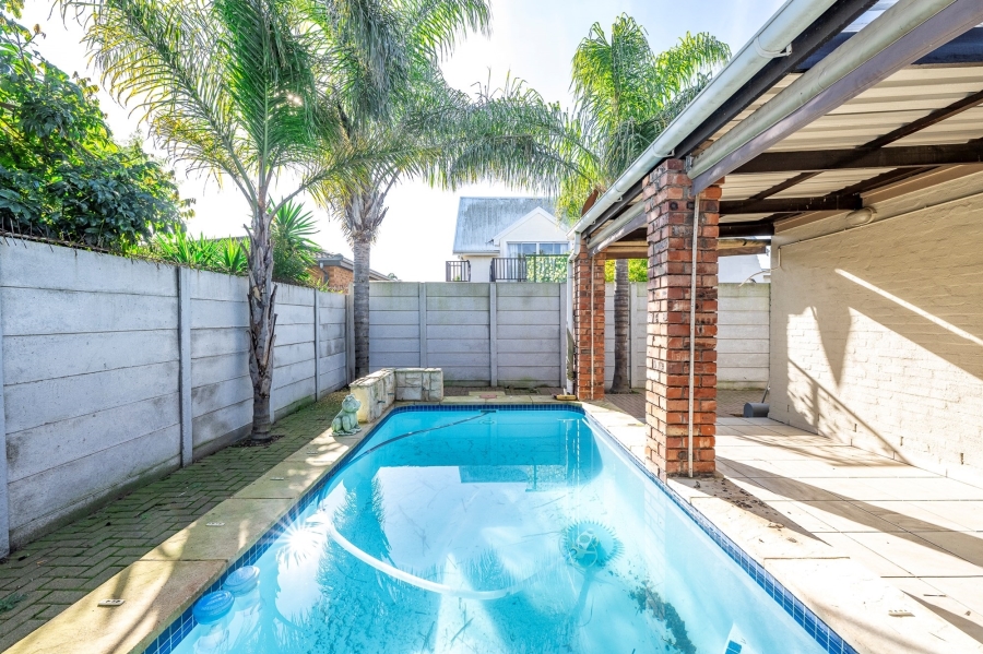 4 Bedroom Property for Sale in Sonkring Western Cape